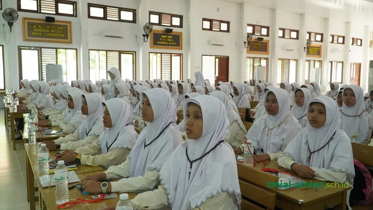 tmi putri al-amien