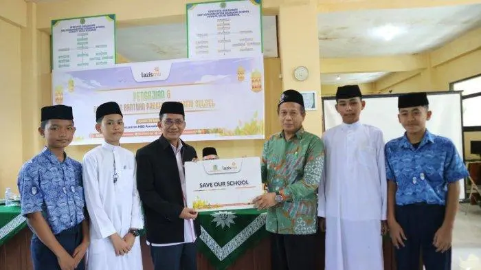 Lazismu serahkan bantuan-ke-Pesantren