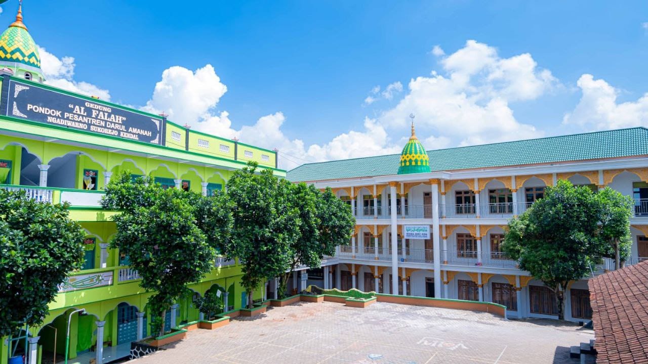 gedung pesantren darul amanah