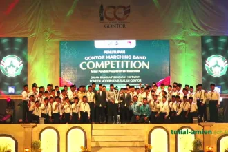 Marching-Band-Al-Amien-Prenduan-Sabet-Juara-Umum