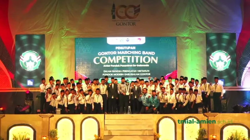 Marching-Band-Al-Amien-Prenduan-Sabet-Juara-Umum