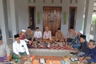 Bhabinkamtibmas Hadiri Pengajian Haul Pendiri Pondok dan Haflah Akhirussanah di Pondok Pesantren Daar Al Fikri