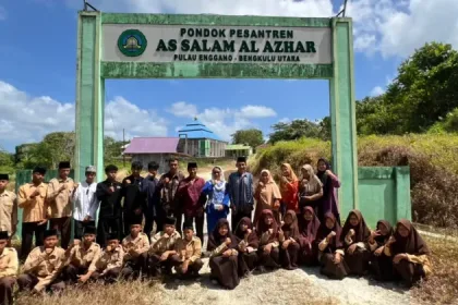 Cerita Ustaz Zaki Bangun Pesantren di Pulau Enggano Demi Masa Depan Anak-anak