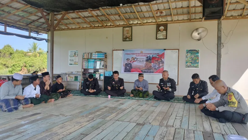 Polres Singkawang Rayakan HUT Bhayangkara ke-80 dengan Berbagi Bersama Santri Pondok Pesantren Al-Ghuroba'