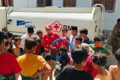PMI Pamekasan Perluas Sasaran Distribusi Air Bersih ke Pesantren