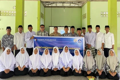 Politeknik Negeri Bengkalis Dorong Transformasi Digital Pesantren melalui Pelatihan Teknologi dan Canva