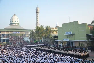 100 Tahun Pesantren Gontor, Kisah dari Hutan yang Berubah Jadi Mercusuar Dunia