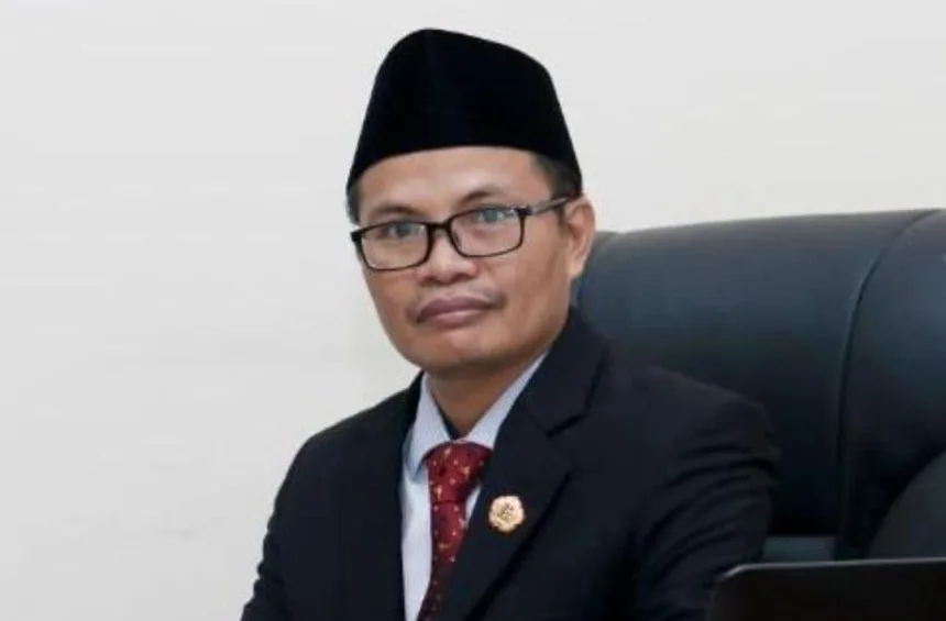 Profil Dr. Adib, M.Ag., Direktur Ma’had Aly Kemenag yang memiliki pengalaman sebagai santri, akademisi, pimpinan perguruan tinggi, pengasuh pesantren, dan birokrat.